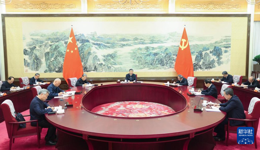 ??12月26日至27日，中共中央政治局召開民主生活會，中共中央總書記習(xí)近平主持會議并發(fā)表重要講話。